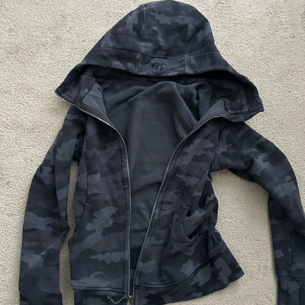 Lululemon  Black Camouflage Jacket